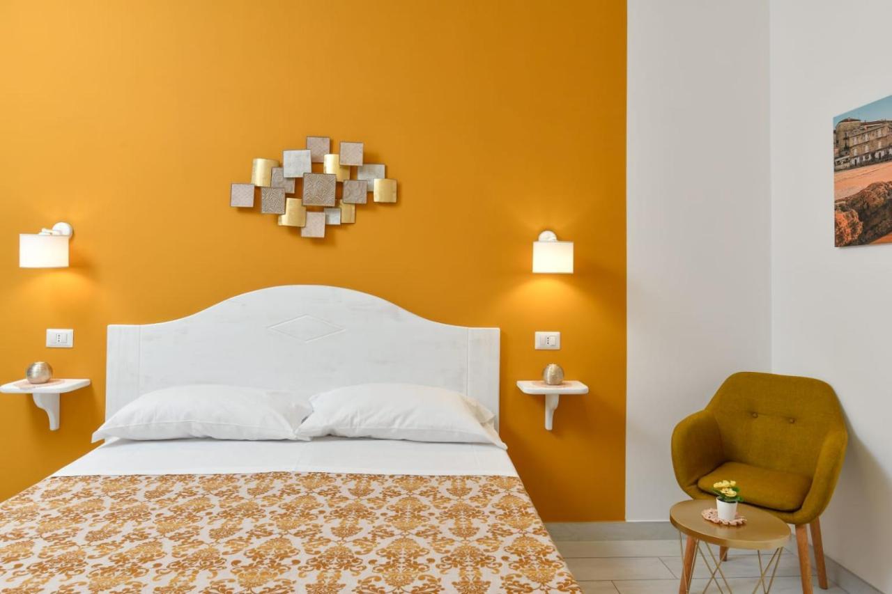 B&B Incentro Санта-Мария-ди-Кастеллабате Экстерьер фото