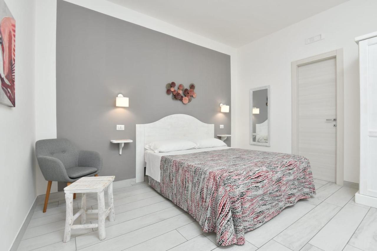 B&B Incentro Санта-Мария-ди-Кастеллабате Экстерьер фото